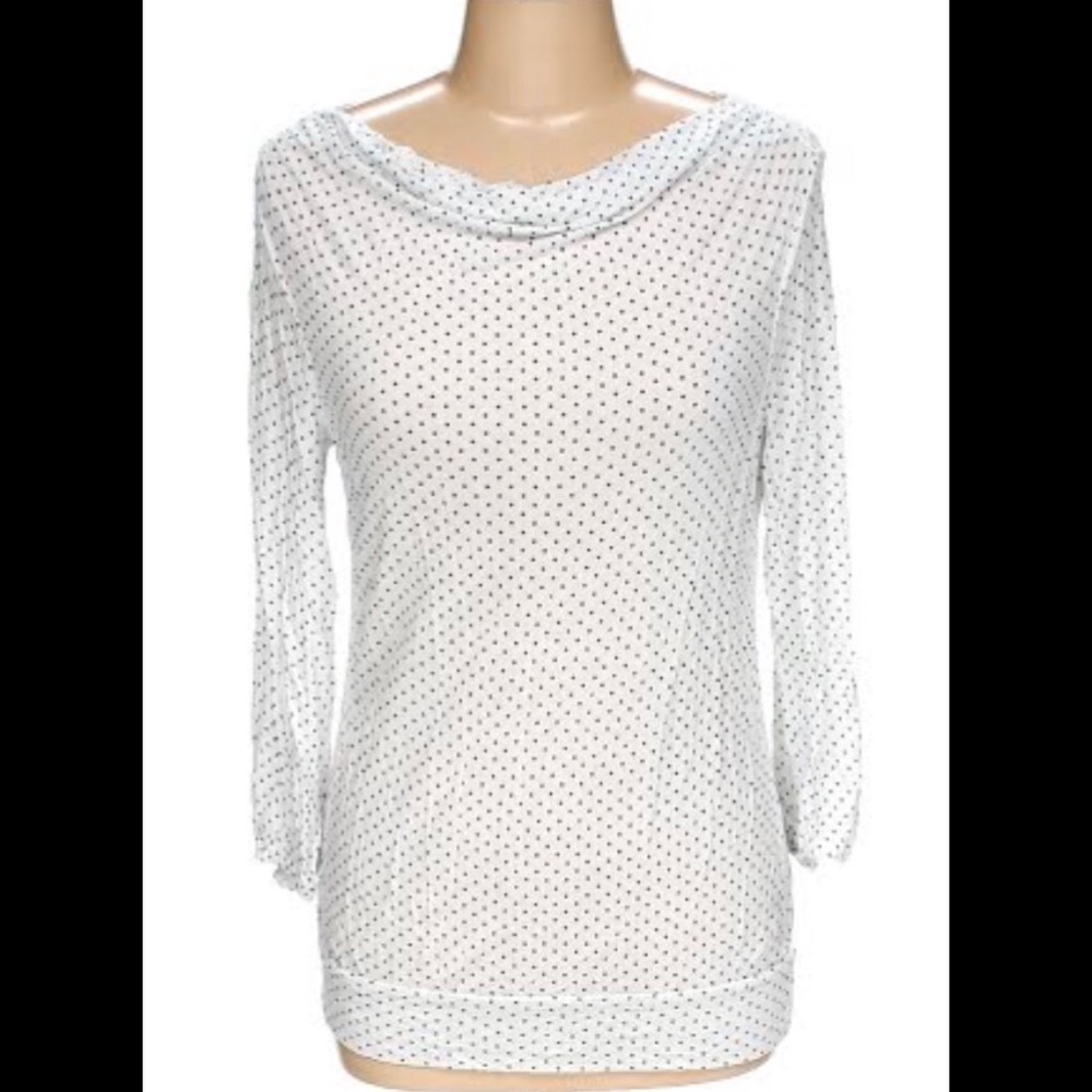 ⭕️SOLD⭕️ Old navy polka dot blouse